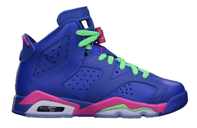 nicki minaj blue jordans