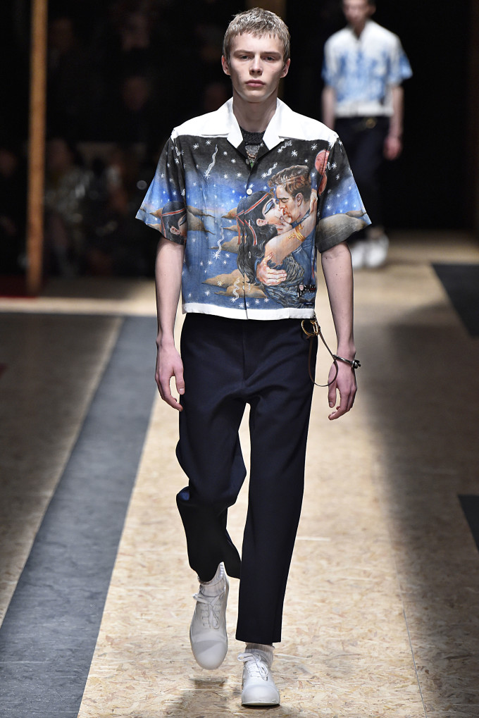 Prada AW16 runway show