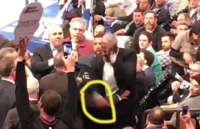Charles Oakley Knicks Fight