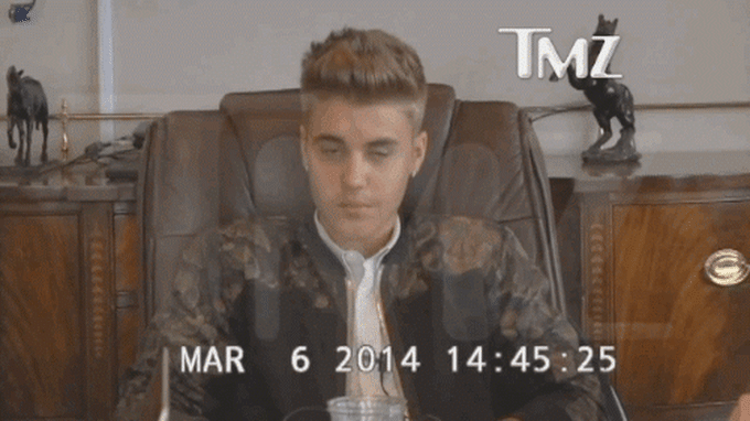 Gif of Bieber