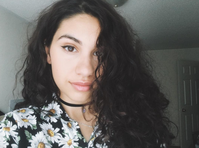alessia-cara-insta