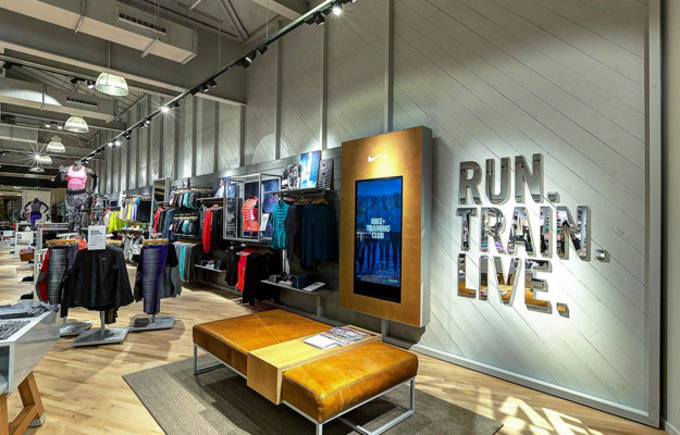 nike store at fashion island