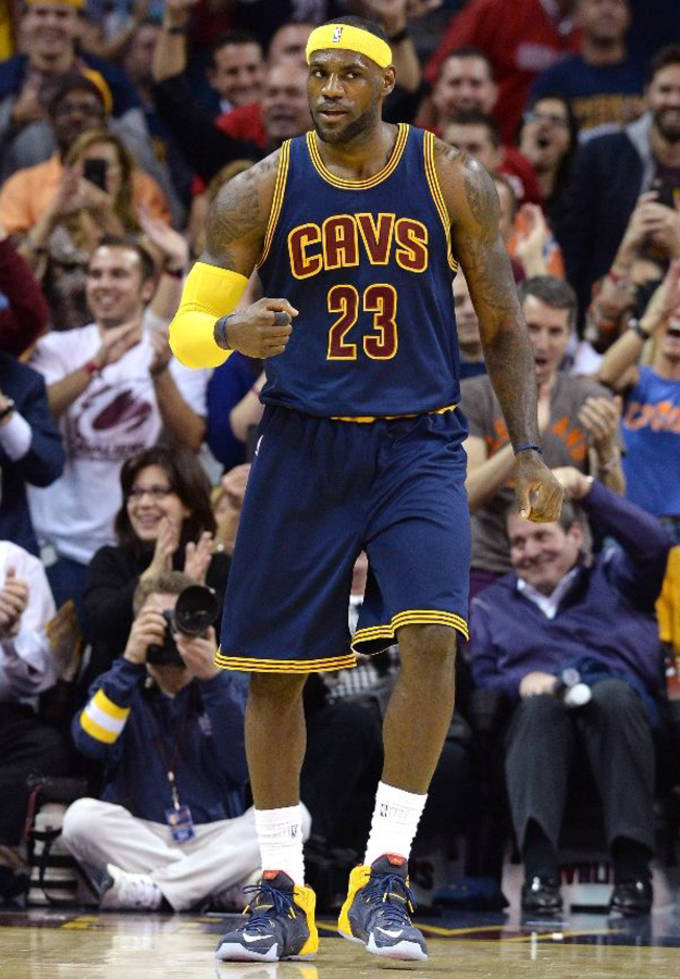 lebron wearing shoes