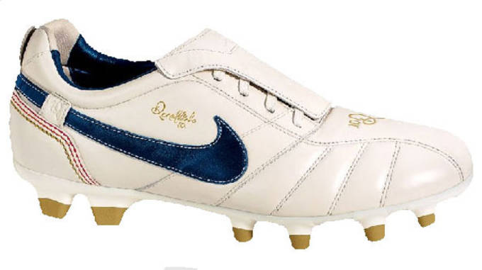 ronaldinho tiempo cleats