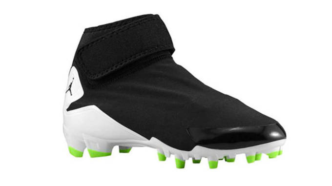 black jordan football cleats