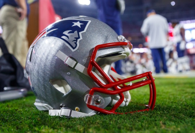 Patriots Helmet Sidelines Arizona 2016