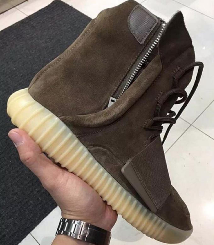 yeezy chocolate slides