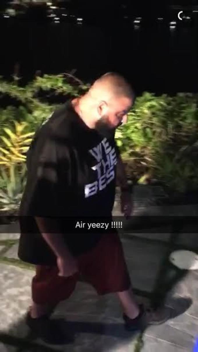 Dialecto Bombardeo Transeúnte DJ Khaled Jumped Into His Pool with adidas Yeezy Boosts On | Complex