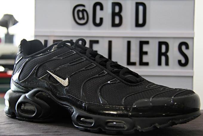 black tns with gold tick