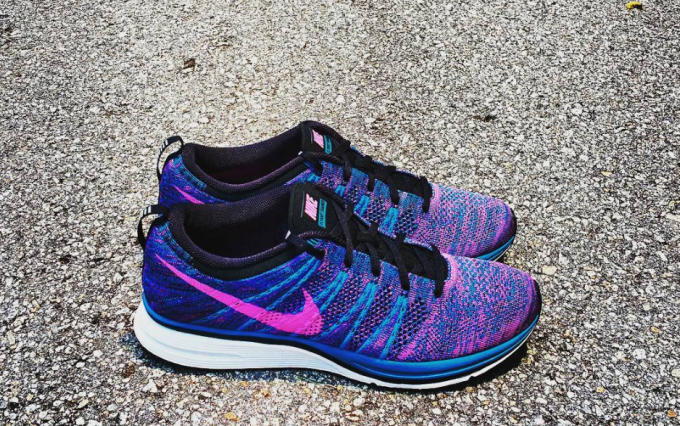 nike flyknit purple