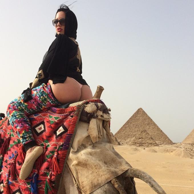 Pornstar Instagram Pics Inspire More 'Pyramids' Rumors | Complex