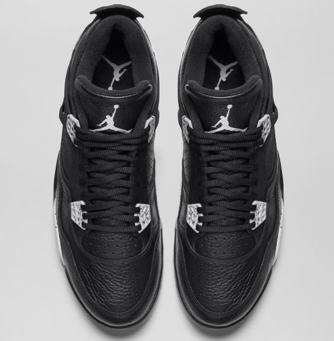 Air Jordan IV “Oreo” Available Complex