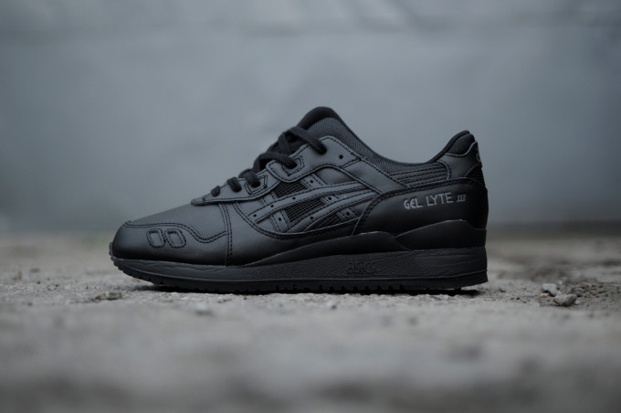 all black asics gel lyte 3