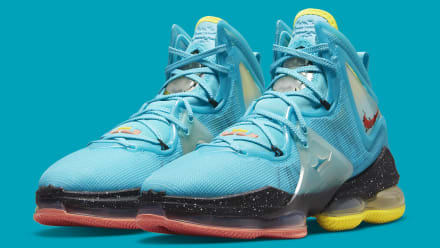Champs lebron 19 clearance
