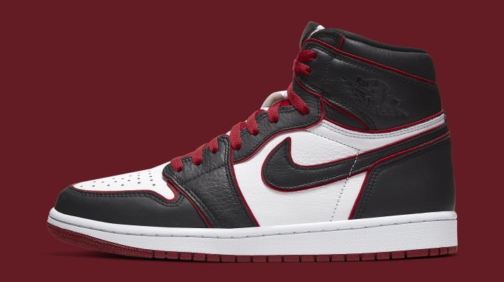 air-jordan-1-retro-high-og-bloodline-555088-062-side