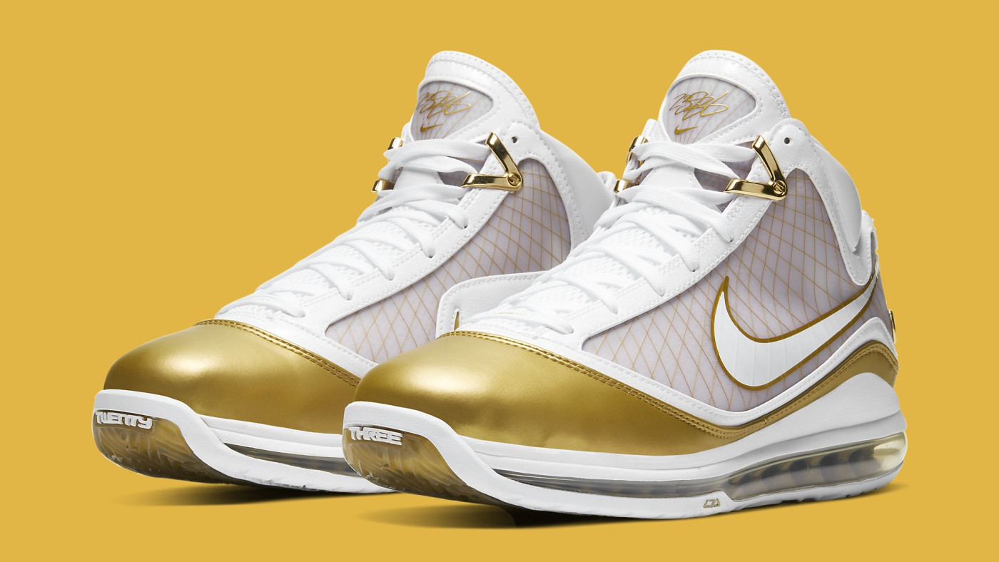 lebron vii gold