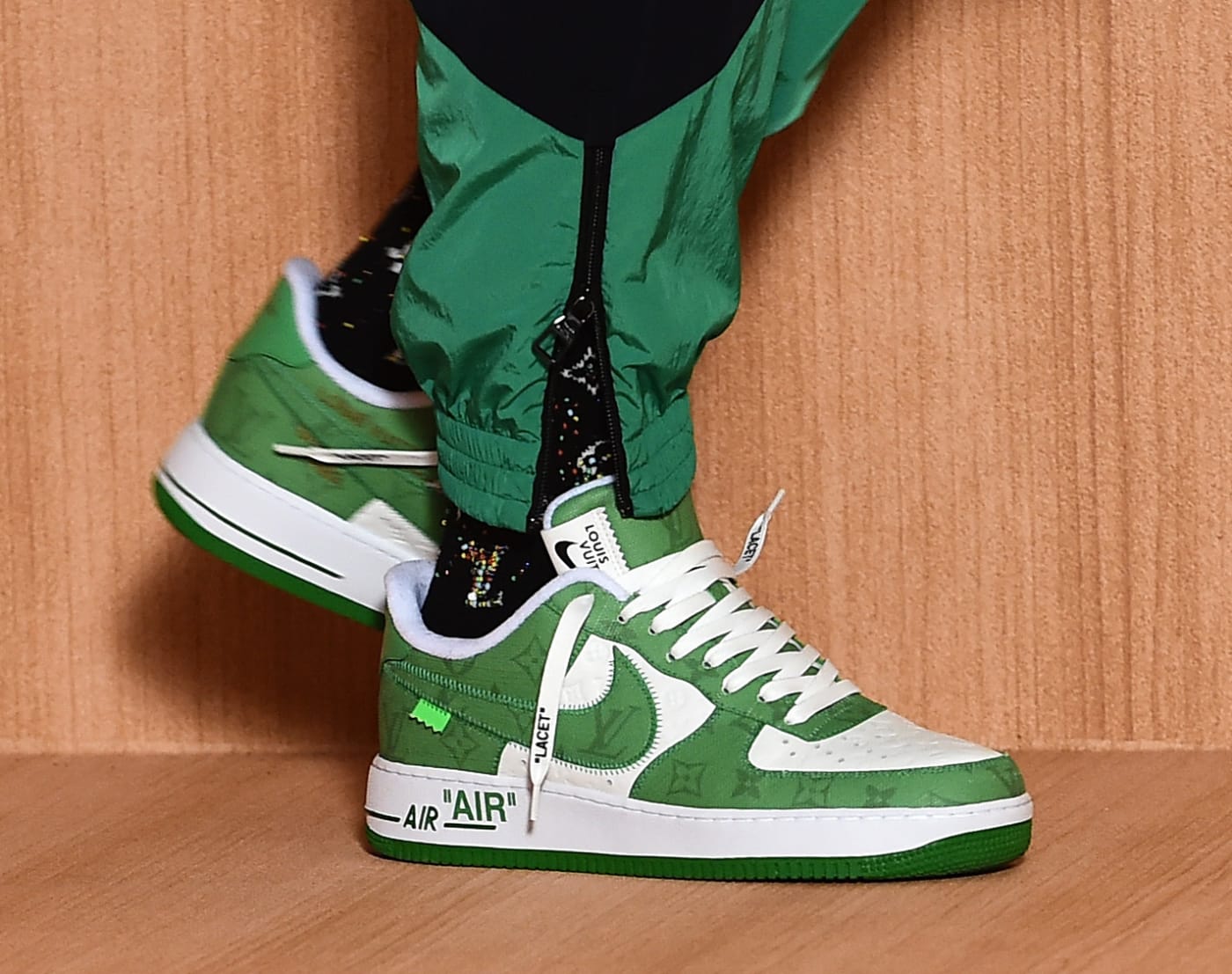 Spytte ud rense Omkostningsprocent Virgil Abloh Debuts New Louis Vuitton x Nike Air Force 1 Spring/Summer 2022  | Complex