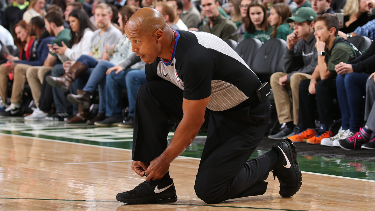 what shoes do nba referees wear