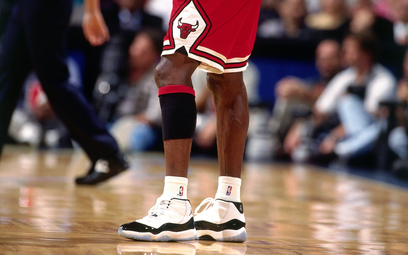 michael jordan wearing jordan 11 concord