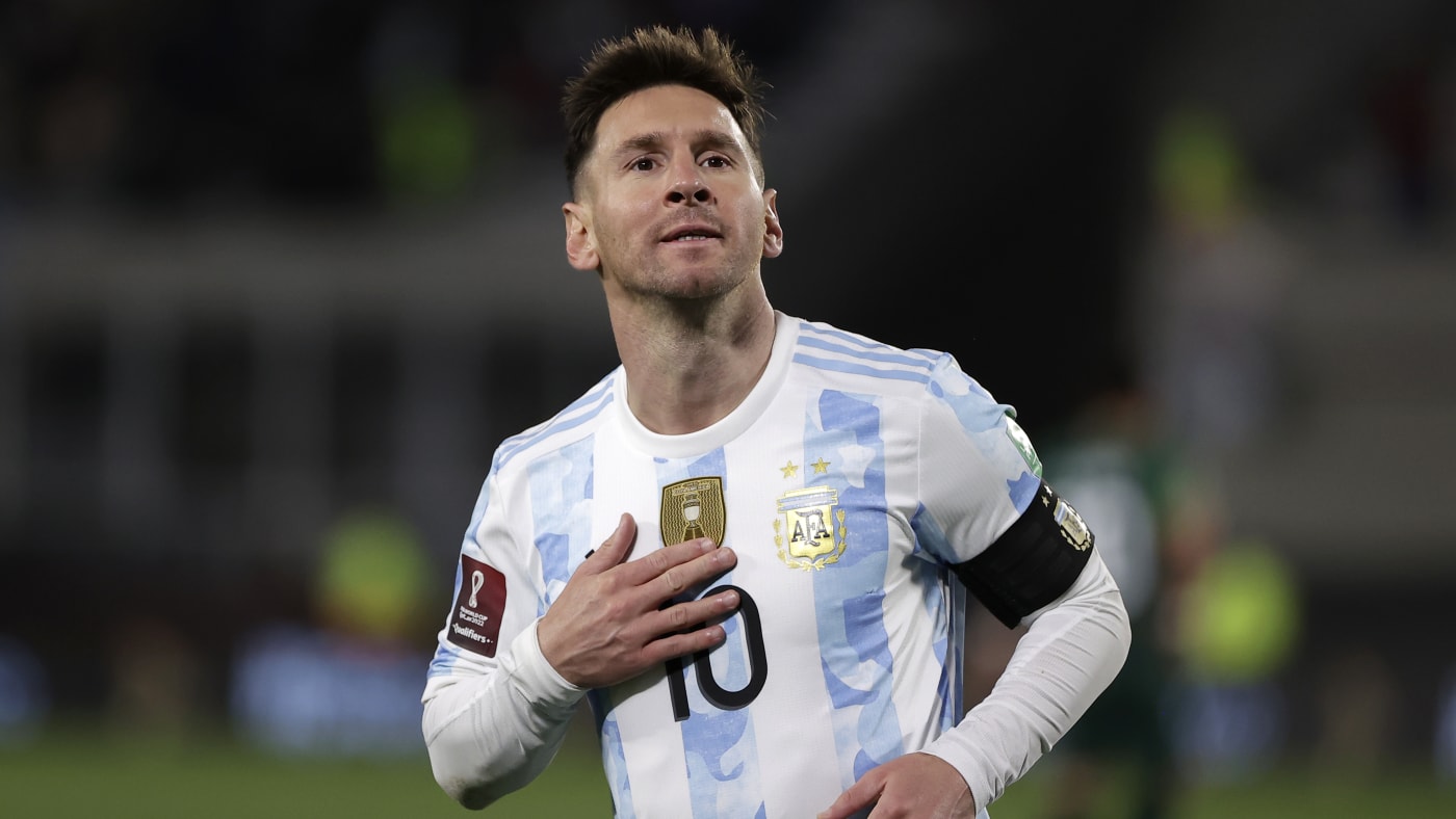 Messi playing for Argentina during qualifiers for the 2022 World Cup.