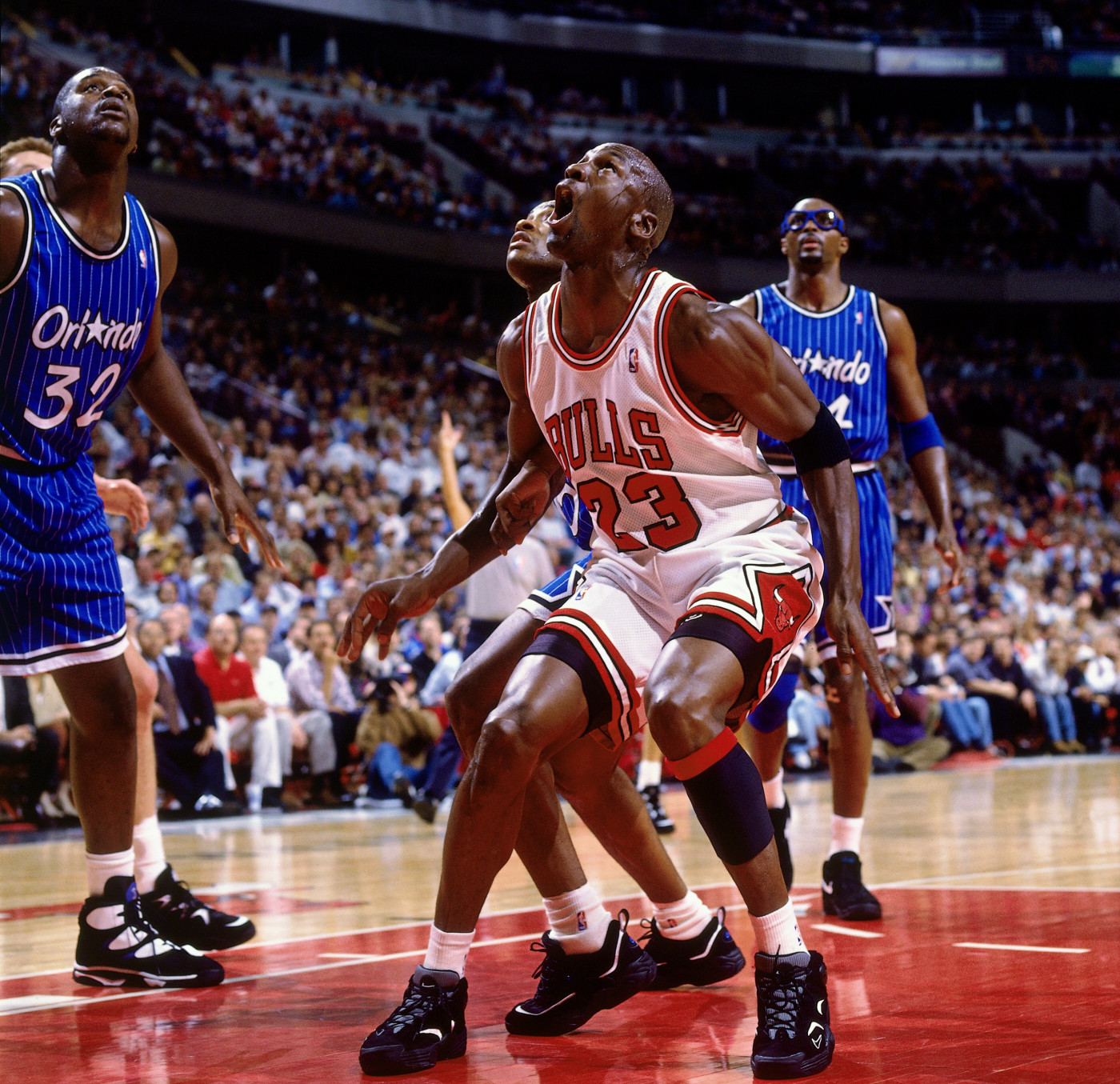 michael jordan wearing penny hardaway shoes