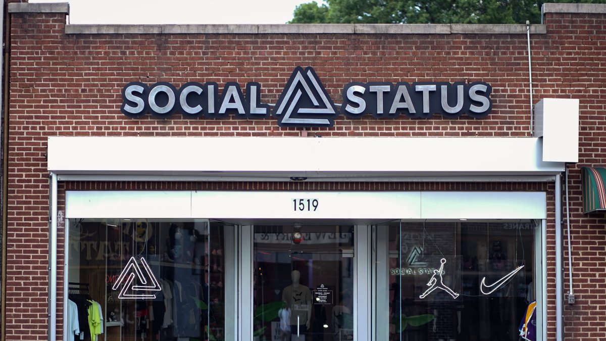 Sneaker Shops Close in Protest of Police Brutality Against Black People Complex