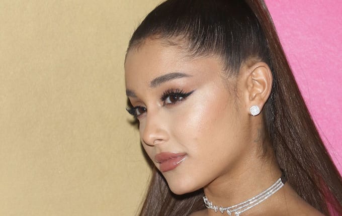 Hasil gambar untuk ariana grande