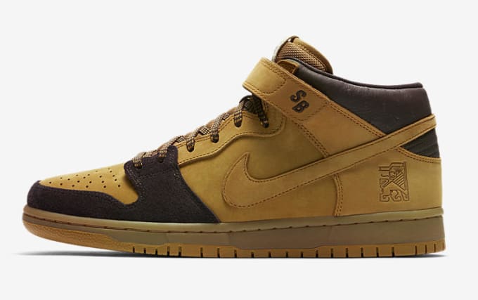 nike sb dunk mid on feet