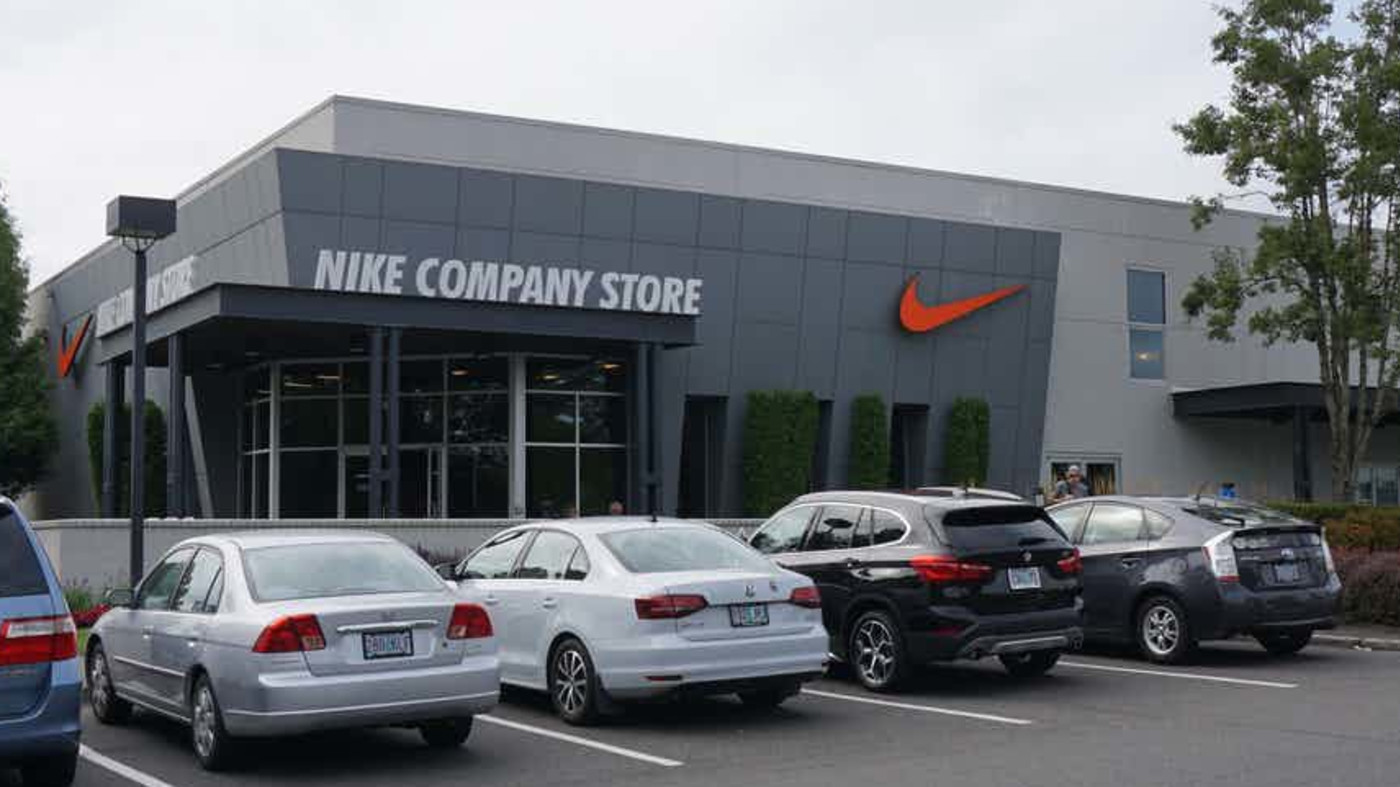 Nike employee store pass rules