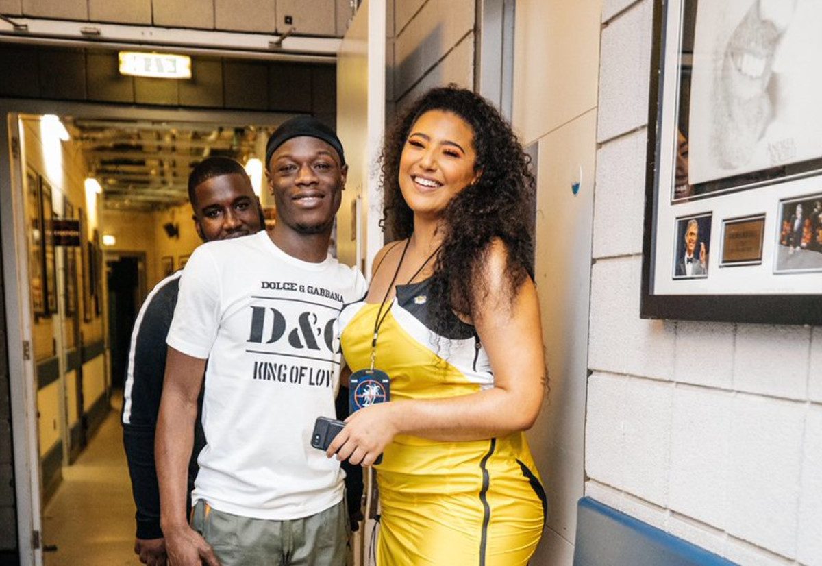 The Return Of J Hus Turned Twitter Into A Frenzy Complex Uk J hus made a surprise appearance on stage with drake at london's o2, four months after being jailed for carrying a knife. the return of j hus turned twitter into