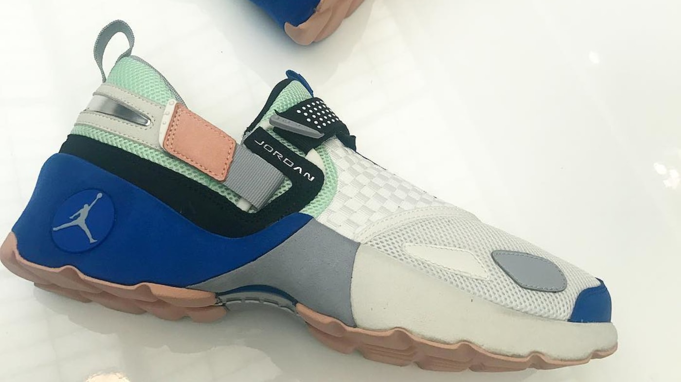 Travis scott jordan trainer