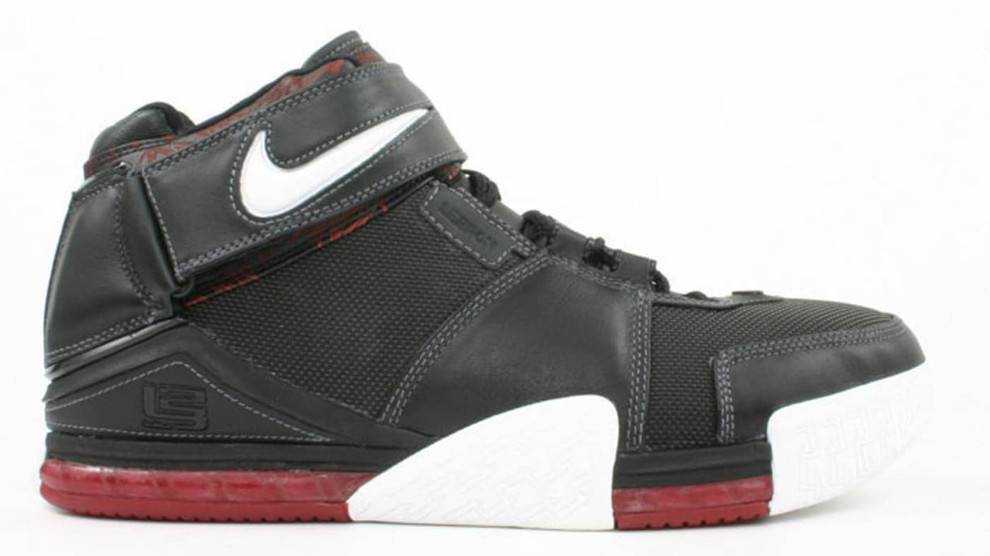lebron retro shoes