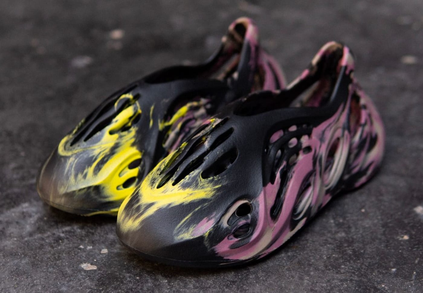 Adidas Yeezy Foam Runner 'MX Carbon' Pair