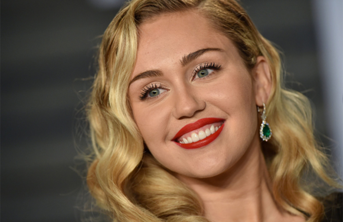 Miley Cyrus Takes Back Apology For Controversial ‘Vanity Fair’ Shoot 10 ...