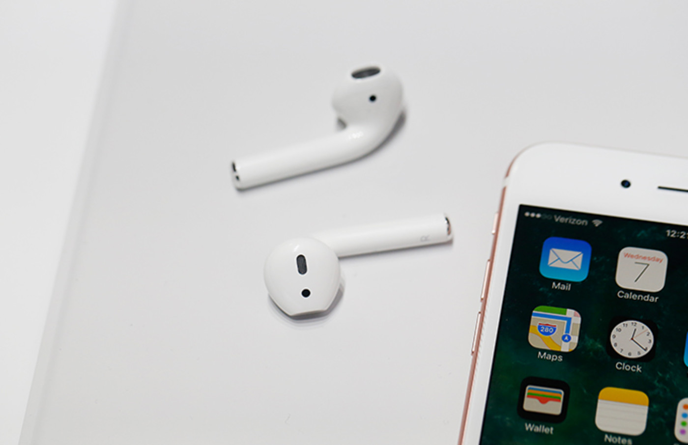 Airpods Rich People Memes Come Pouring In After Christmas Complex