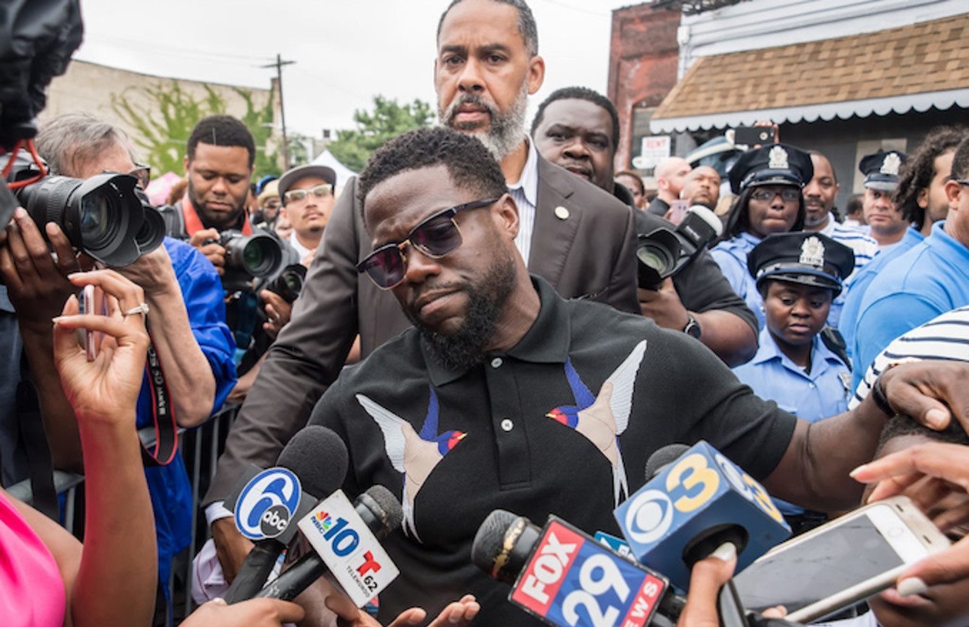 Kevin Hart Apologizes To His Family In Light Of Extortion Scandal I Gotta Do Better Complex