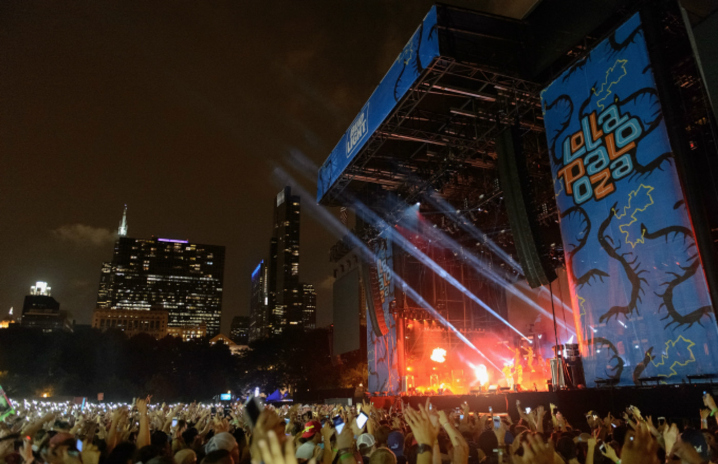 Las Vegas Terrorist Reportedly Booked Rooms Overlooking Lollapalooza in