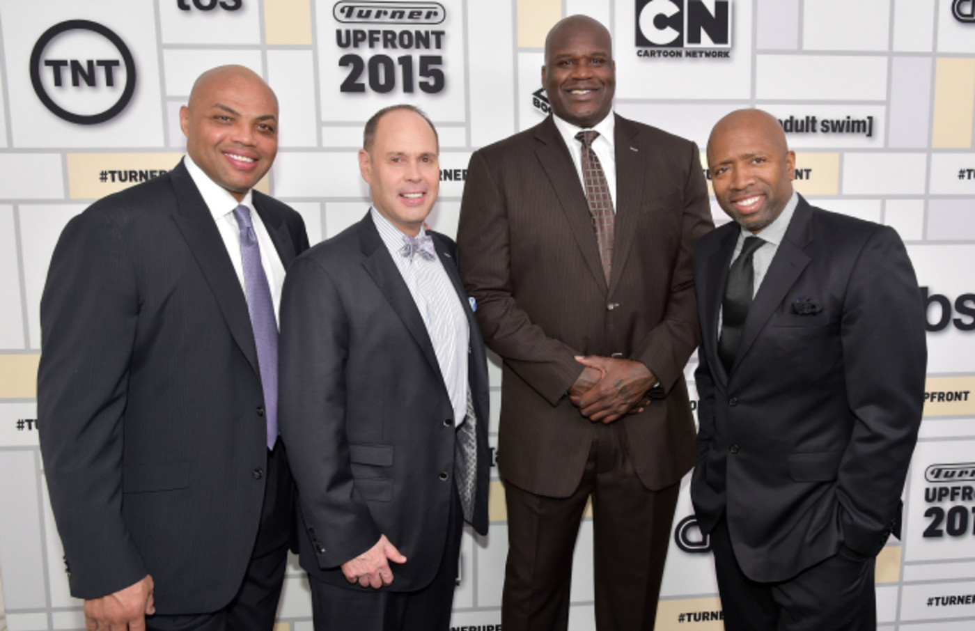 Shaq And Kenny Smith Debating How To Pay For Gas Is Sports Tv At Its Best Complex
