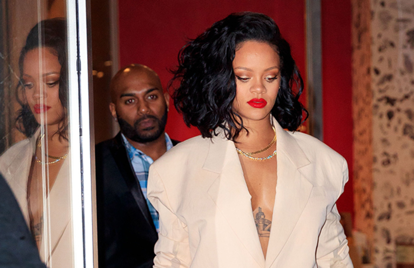 An Unofficial Rihanna Album Full Of Unreleased Songs Has Been Pulled From Itunes Complex