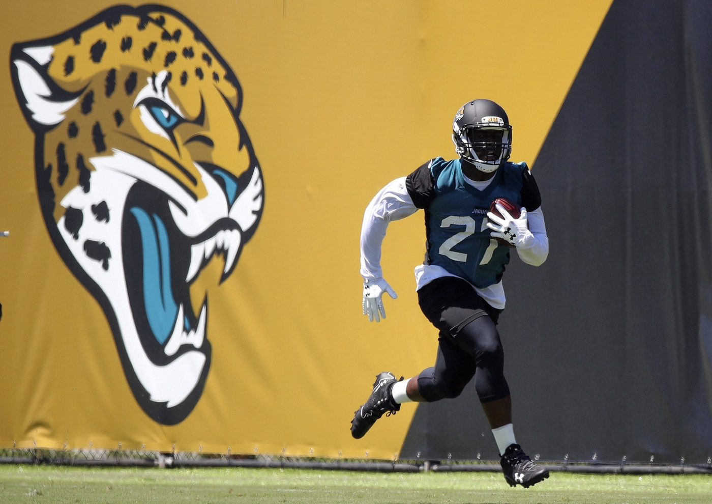 Here S Why Jags Rookie Leonard Fournette Is Melting His Old