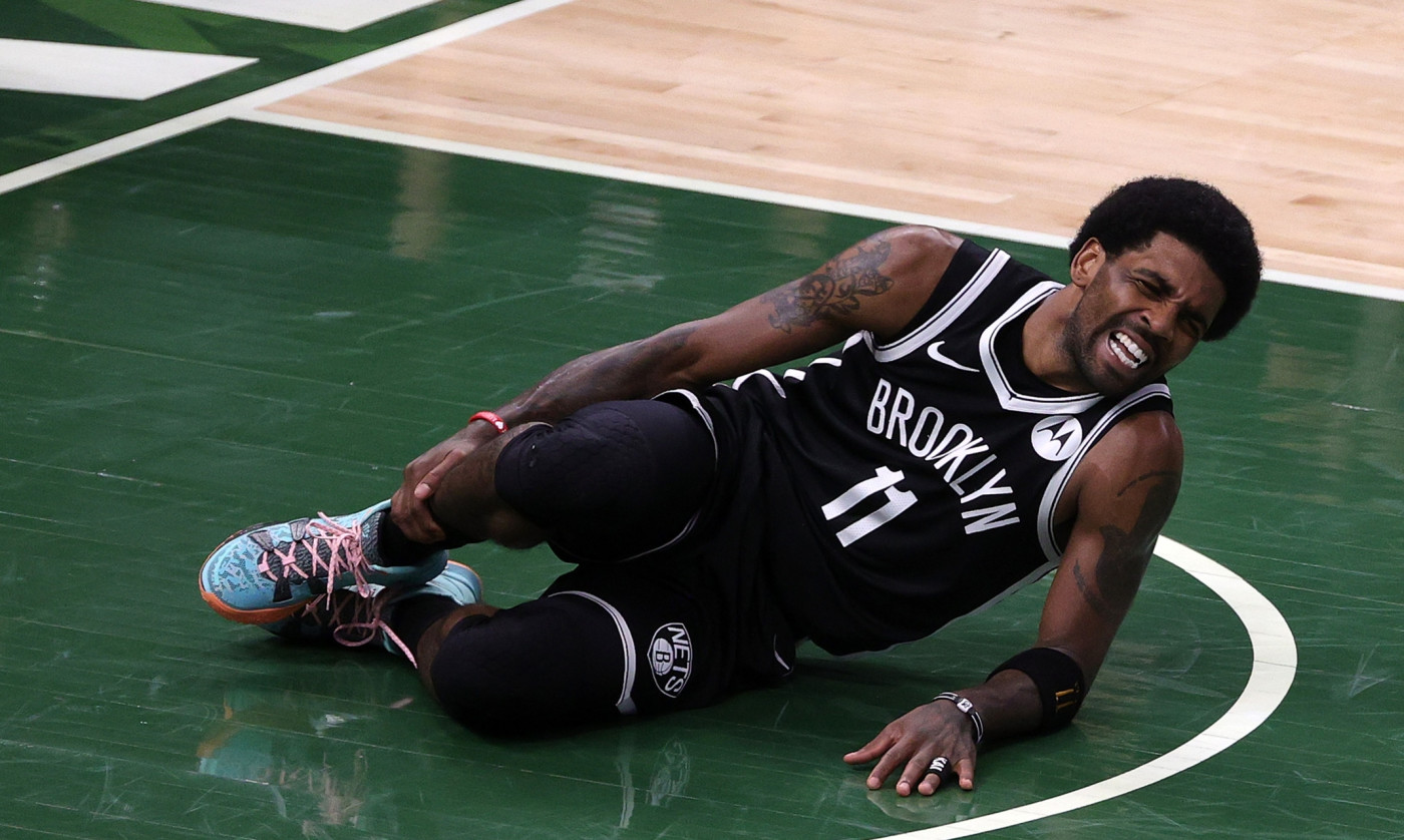 Kyrie lucky stomp clearance