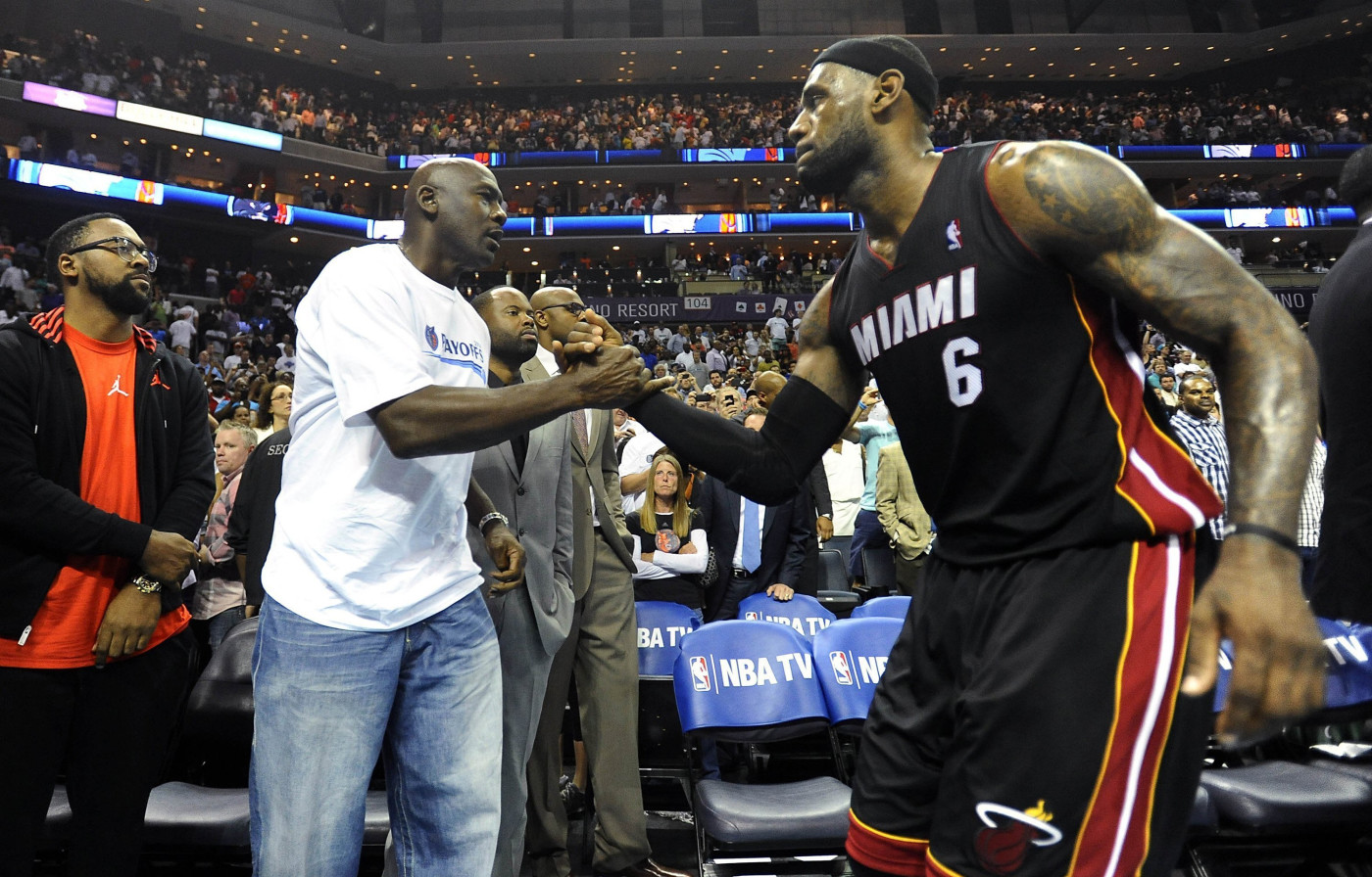 Lebron James Can Become The Sneaker World S Next Michael Jordan Complex
