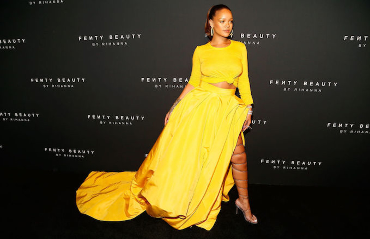 Rihanna S Yellow Fit At The Fenty Beauty Launch Was Pure Fire Complex