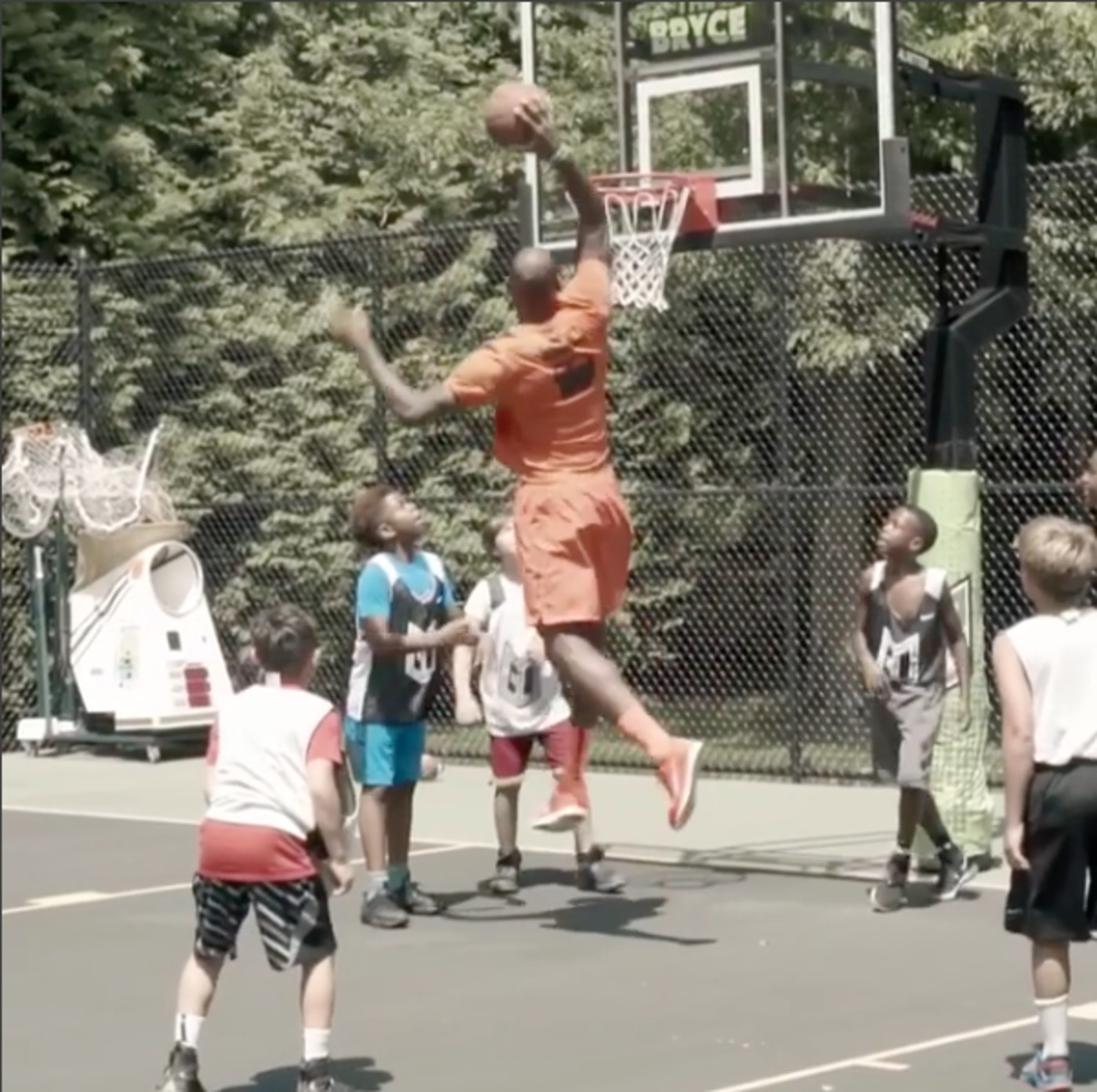 kids dunking