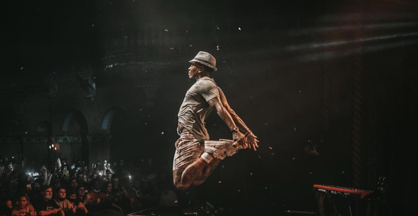 Kevin Gates Becomes A Meme After Wild Stage Jump Photo Complex