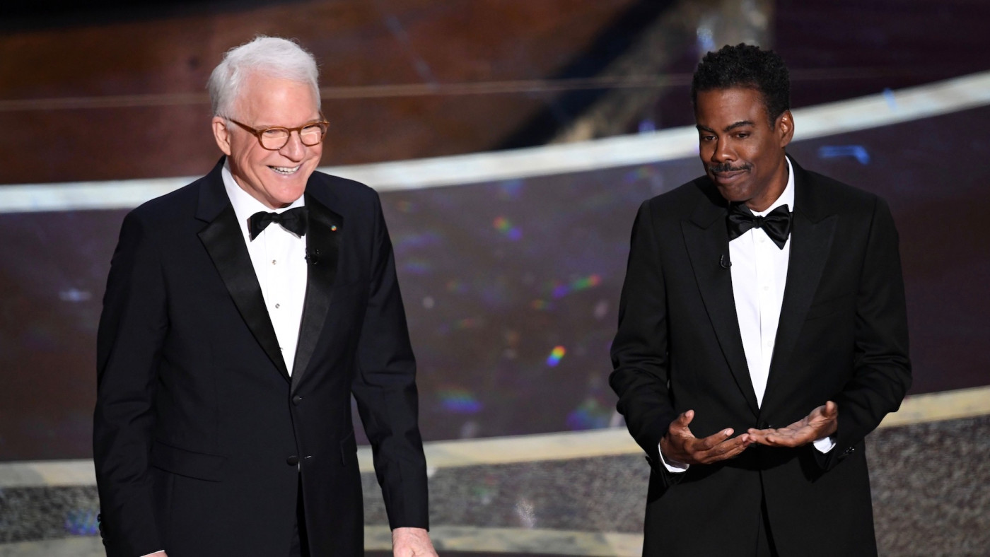 Watch Chris Rock Playfully Roast Jeff Bezos Over His Divorce At 2020 Oscars Complex