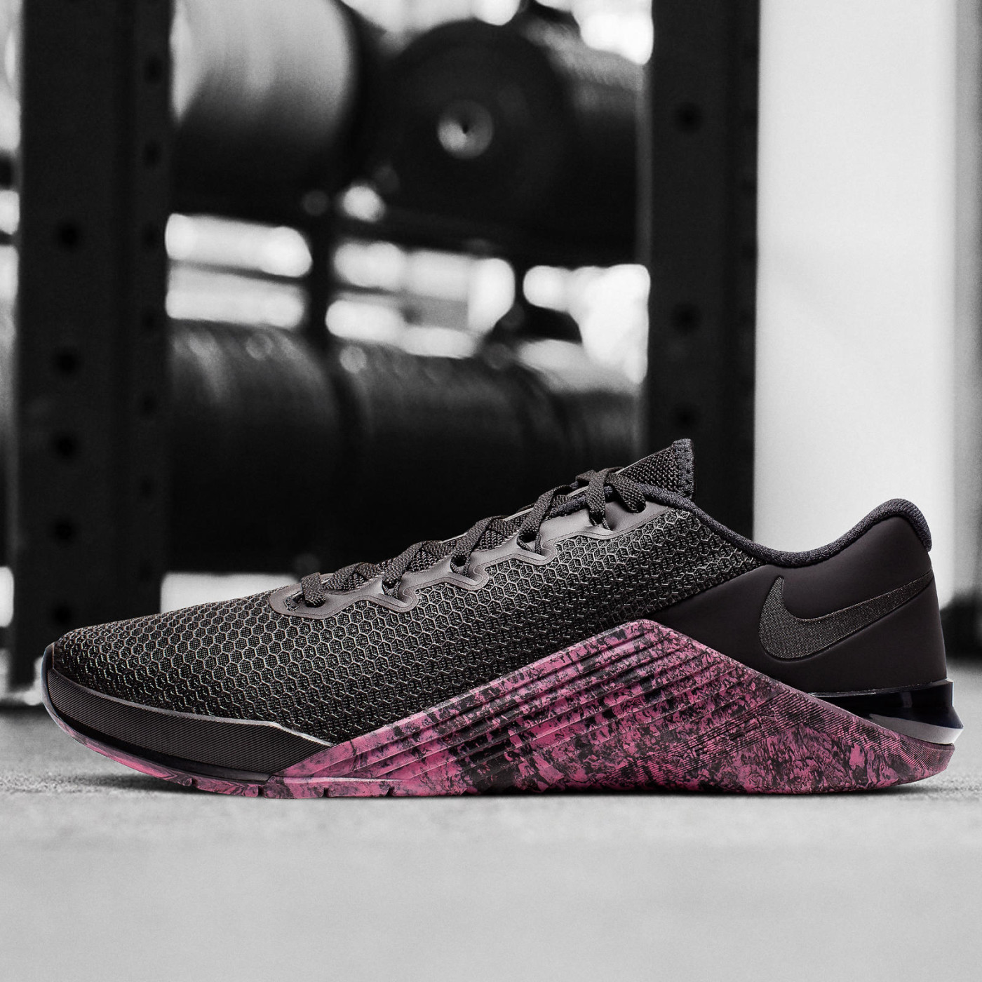 nike metcon pink and grey