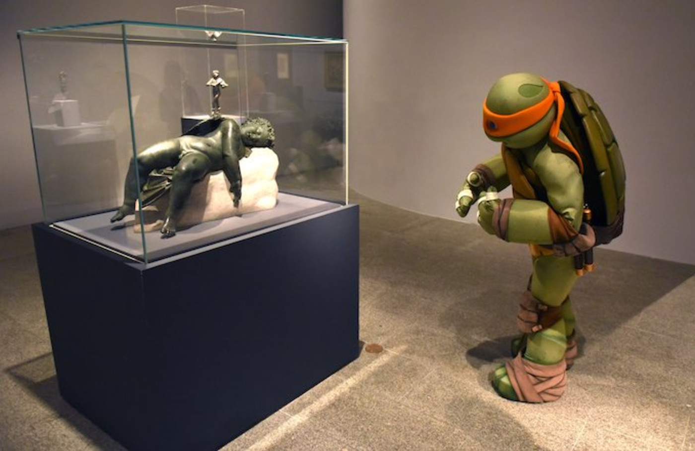 Michelangelo the Turtle Meets Michelangelo the Artist | Complex