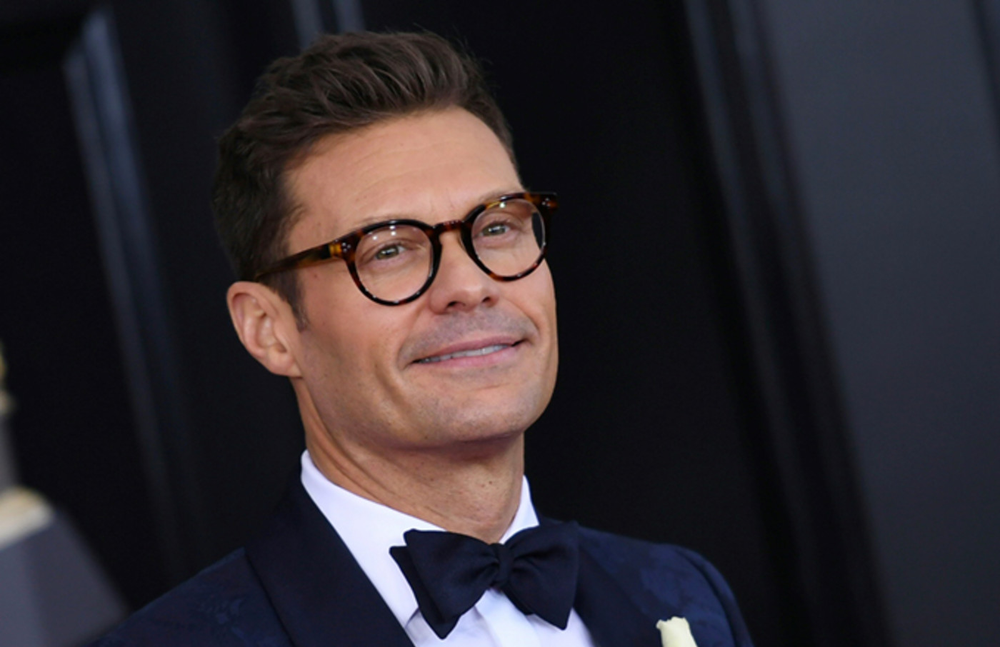 Did Hollywood S Biggest Stars Avoid Ryan Seacrest During His Controversial Red Carpet Appearance Complex