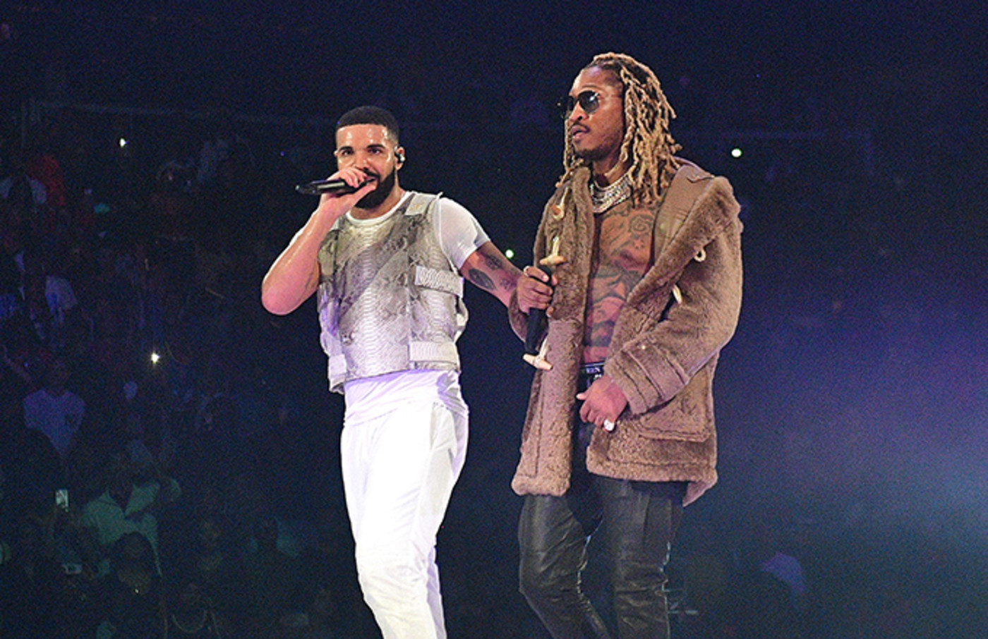 Drake And Future Show Off Matching Chains Valued At 400k Ahead Of New Collab Complex Does the ovo owl chain mean a new alliance with drake instead? drake and future show off matching